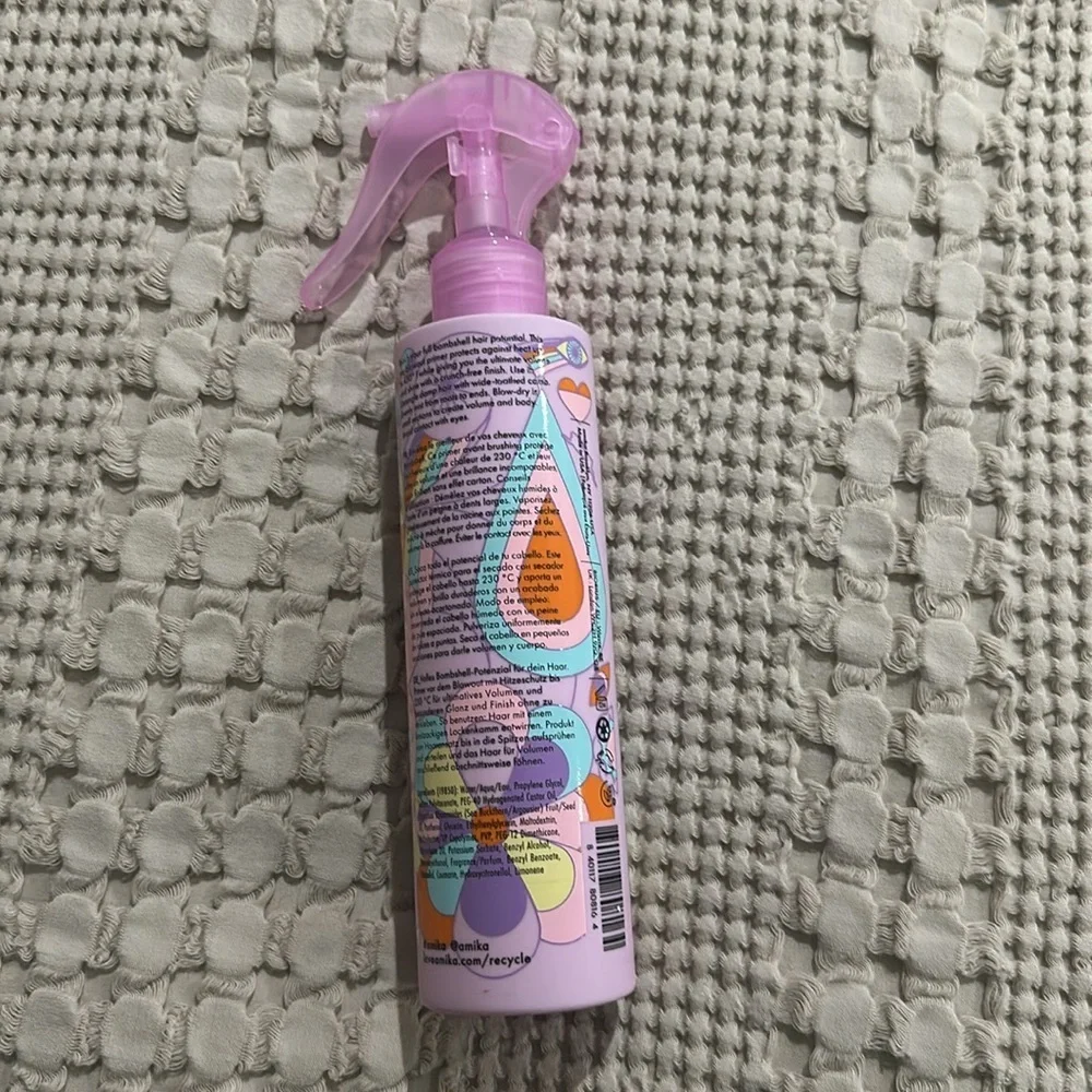 Amika Brooklyn Bombshell Blowout Spray - Pink